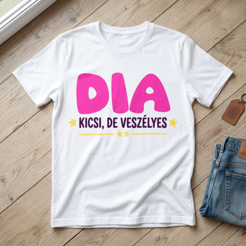 Kicsi de veszélyes póló névvel